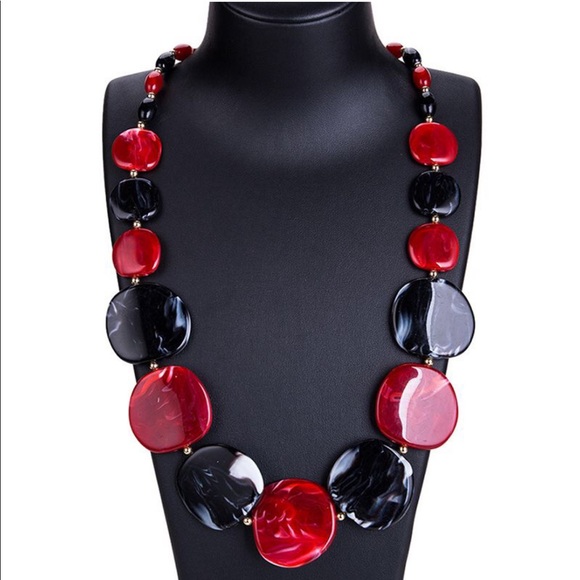 Multi-Size Beaded Women’s Necklace - Picture 2 of 4